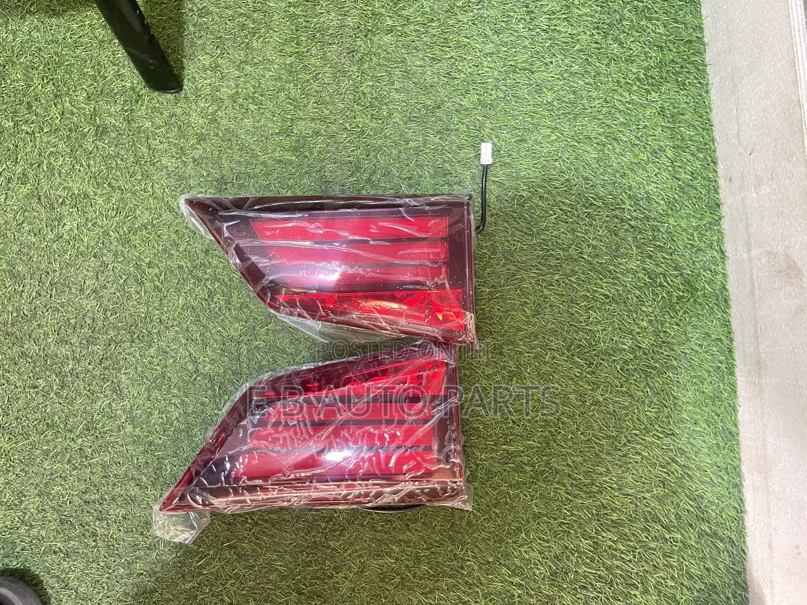 Mitsubishi Outlander 2016-2020 Bootlight Pair