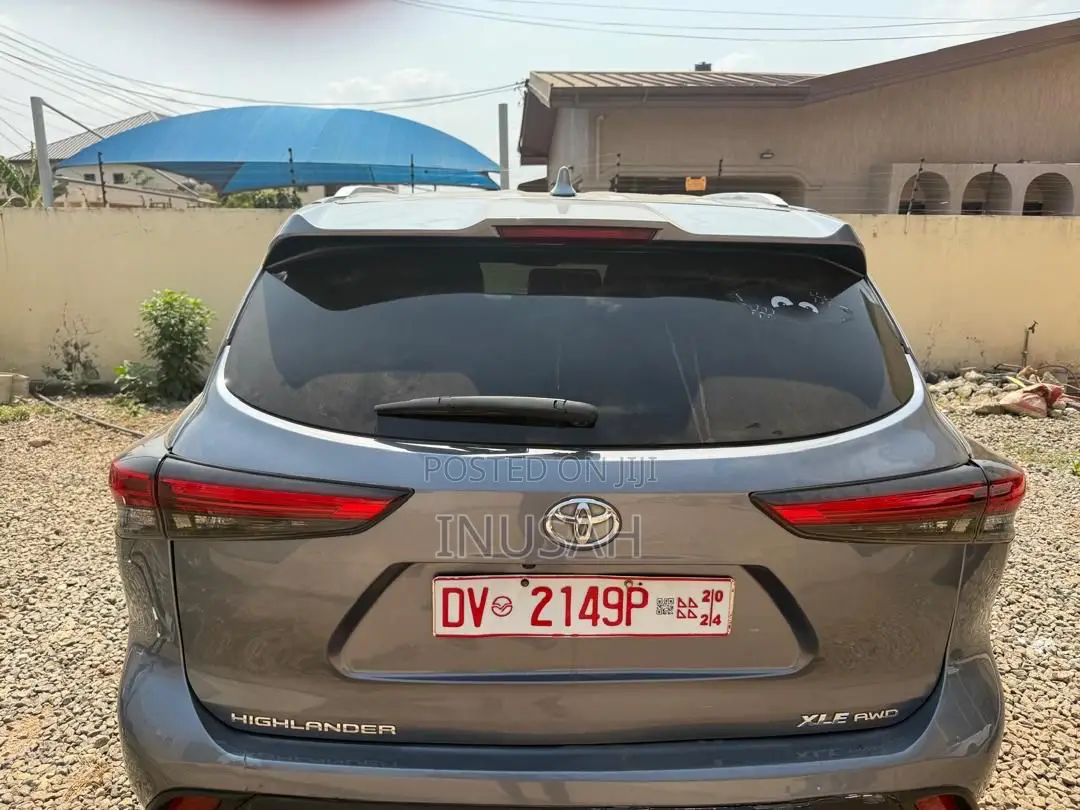 Toyota Highlander XLE AWD 2024 Gray