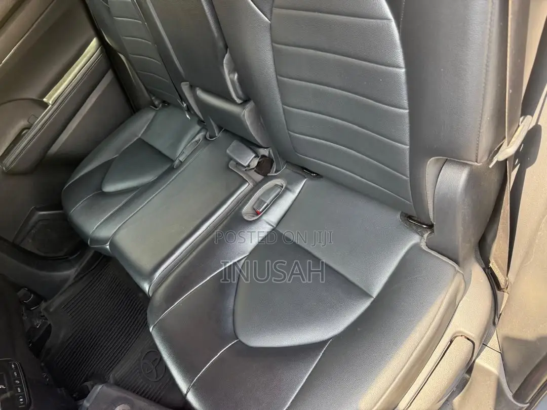 Toyota Highlander XLE AWD 2024 Gray