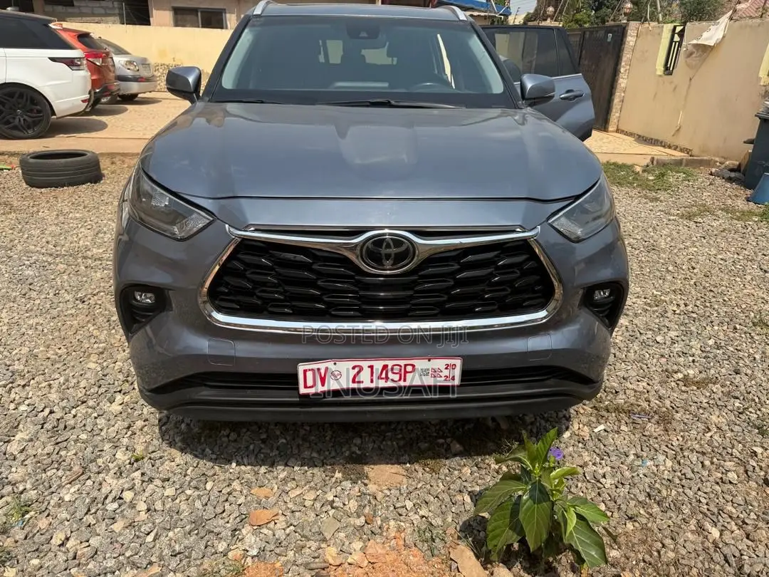 Toyota Highlander XLE AWD 2024 Gray