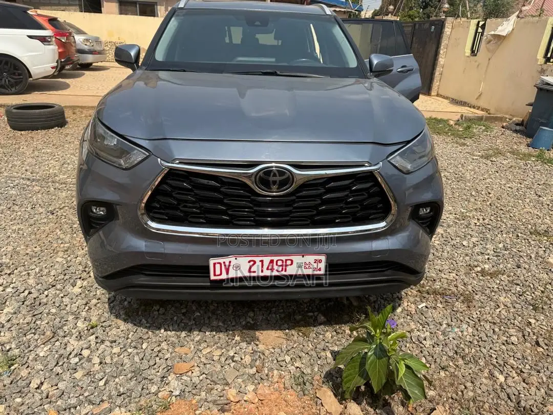 Toyota Highlander XLE AWD 2024 Gray