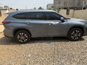 Toyota Highlander XLE AWD 2024 Gray