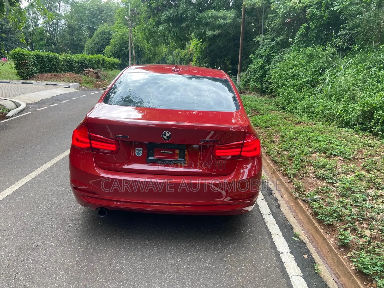 BMW 320i Sedan RWD 2017 Red