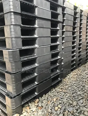Brand New Plastic Pallets And Wood Pallets
