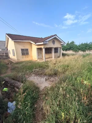 Estate Land in School Junction for Sale