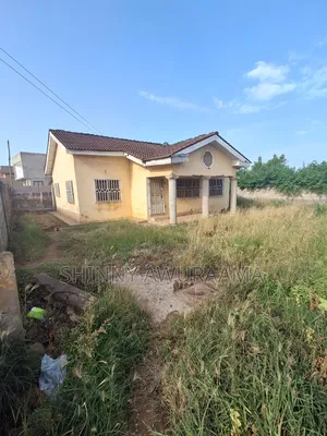 Estate Land in School Junction for Sale