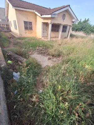 Estate Land in School Junction for Sale
