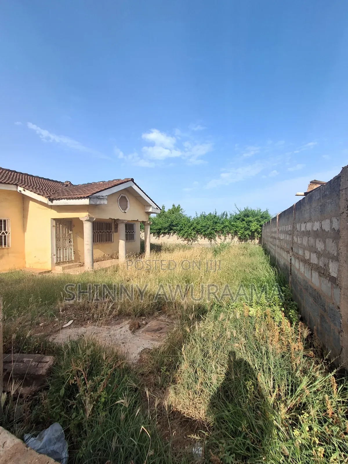 Estate Land in School Junction for Sale