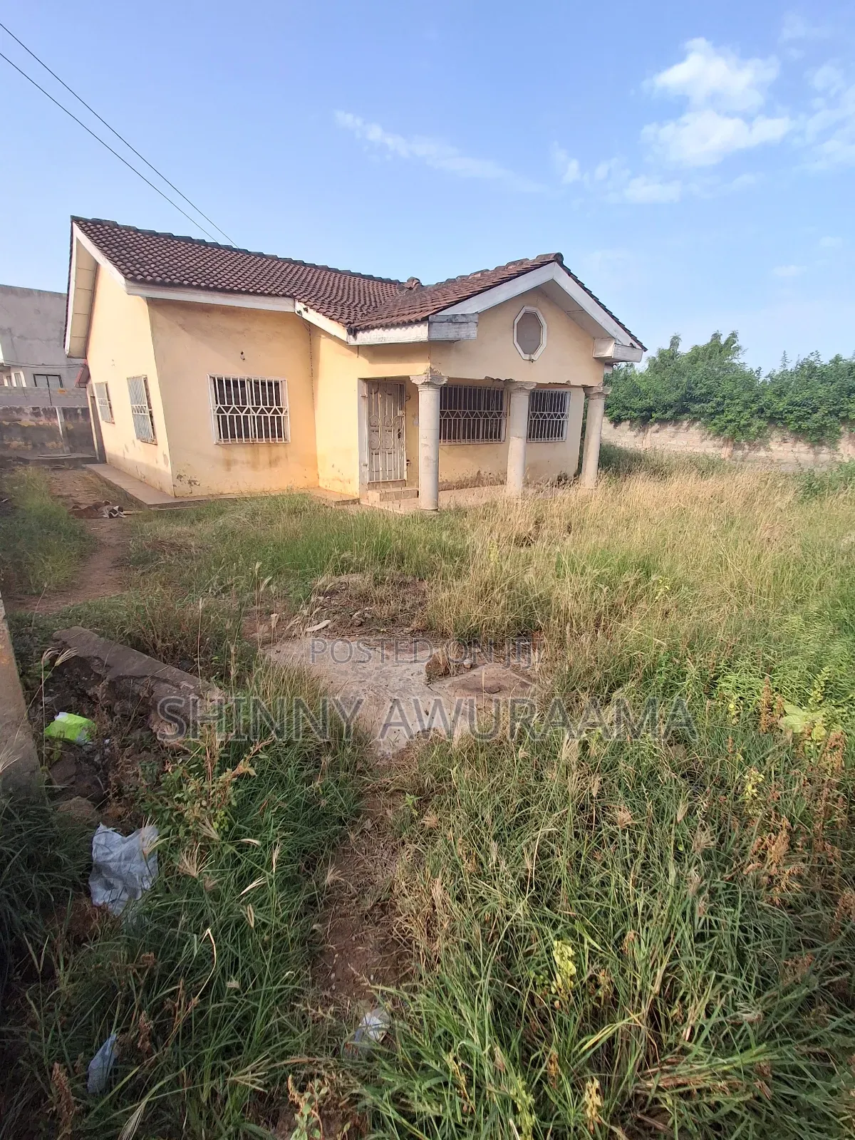 Estate Land in School Junction for Sale