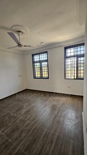2bdrm Apartment in Lashibi Mf, Sakumono for rent