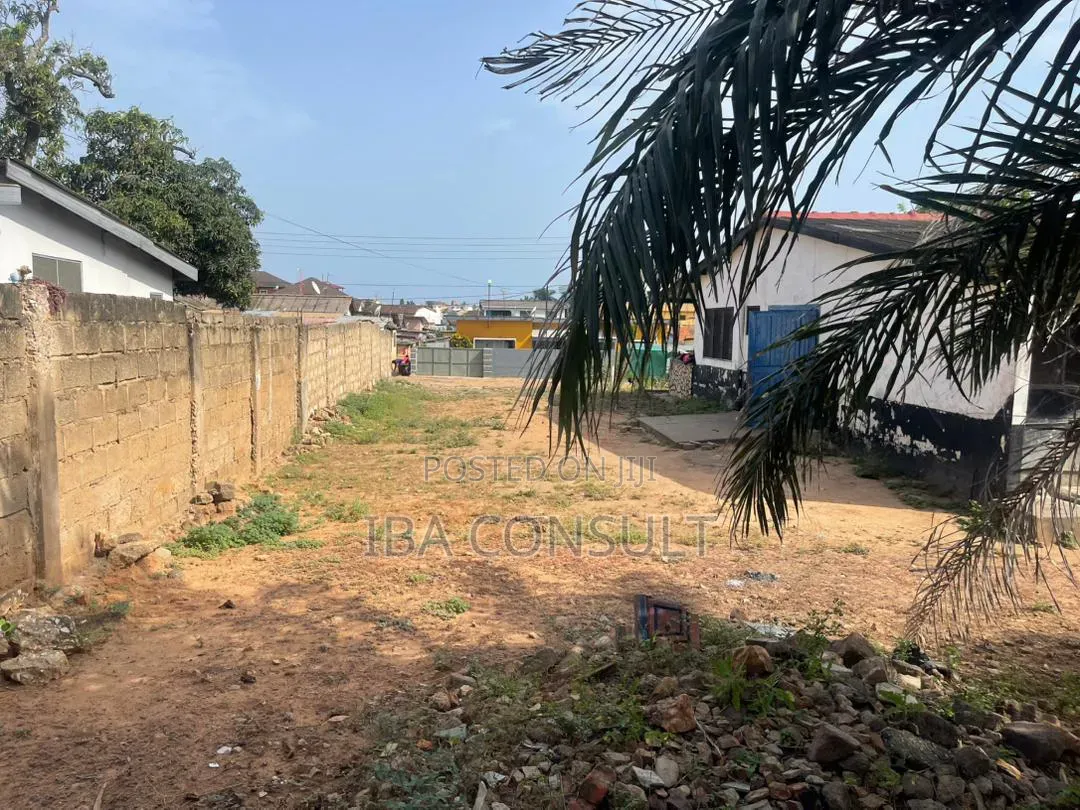 100/100 Plot of Land With Old House on It at Kaneshie for Sale