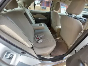 Toyota Belta 2010 Silver