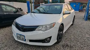 Toyota Camry SE 4dr Sedan (2.5L 4cyl 6A) 2014 White