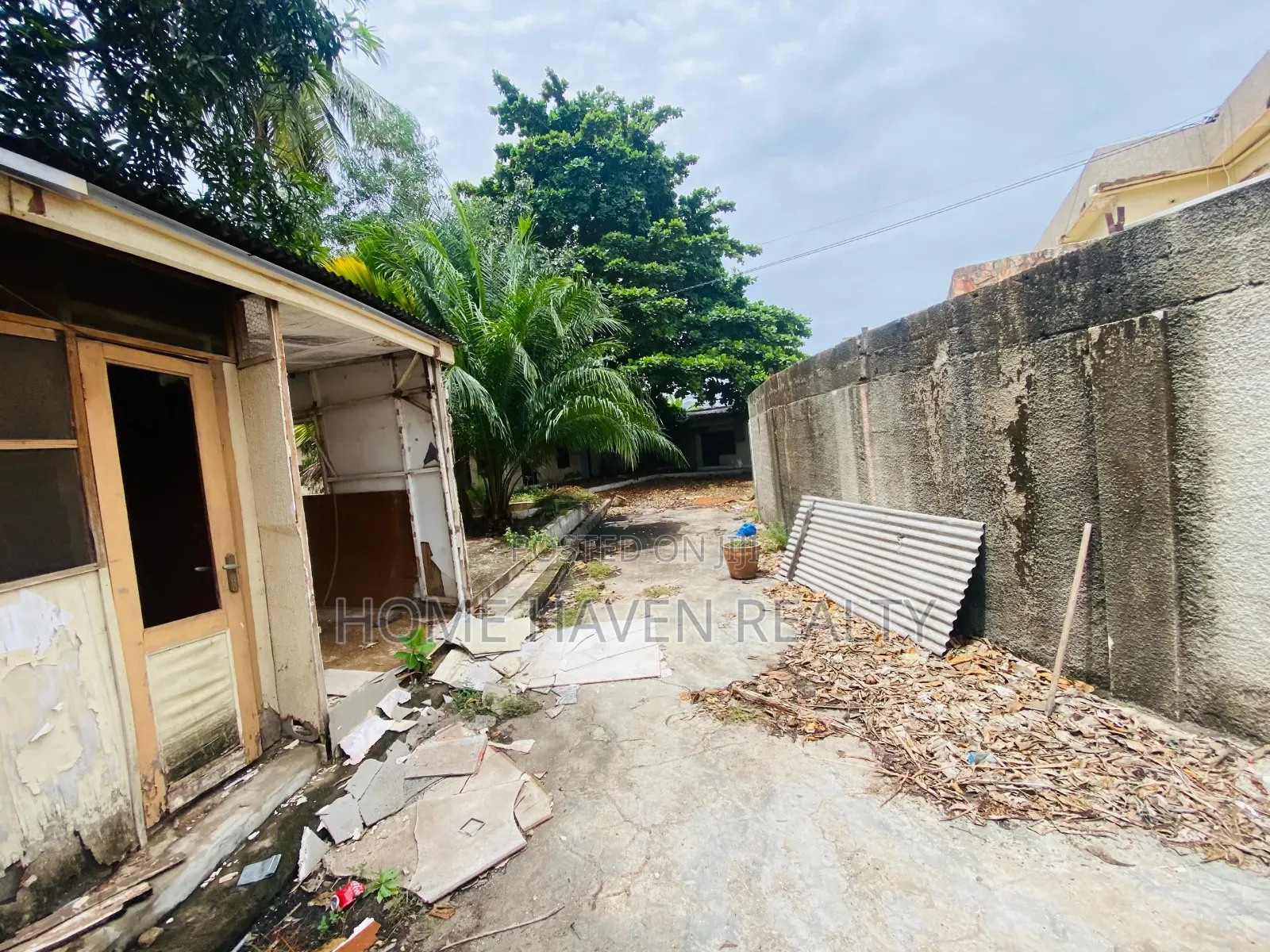 0.49 Acre Land for Sale at Dzorwulu
