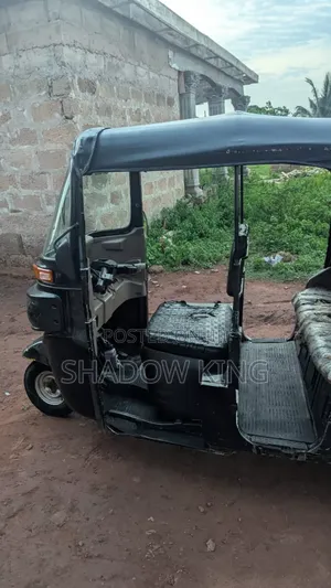 Bajaj RE 2024 Black