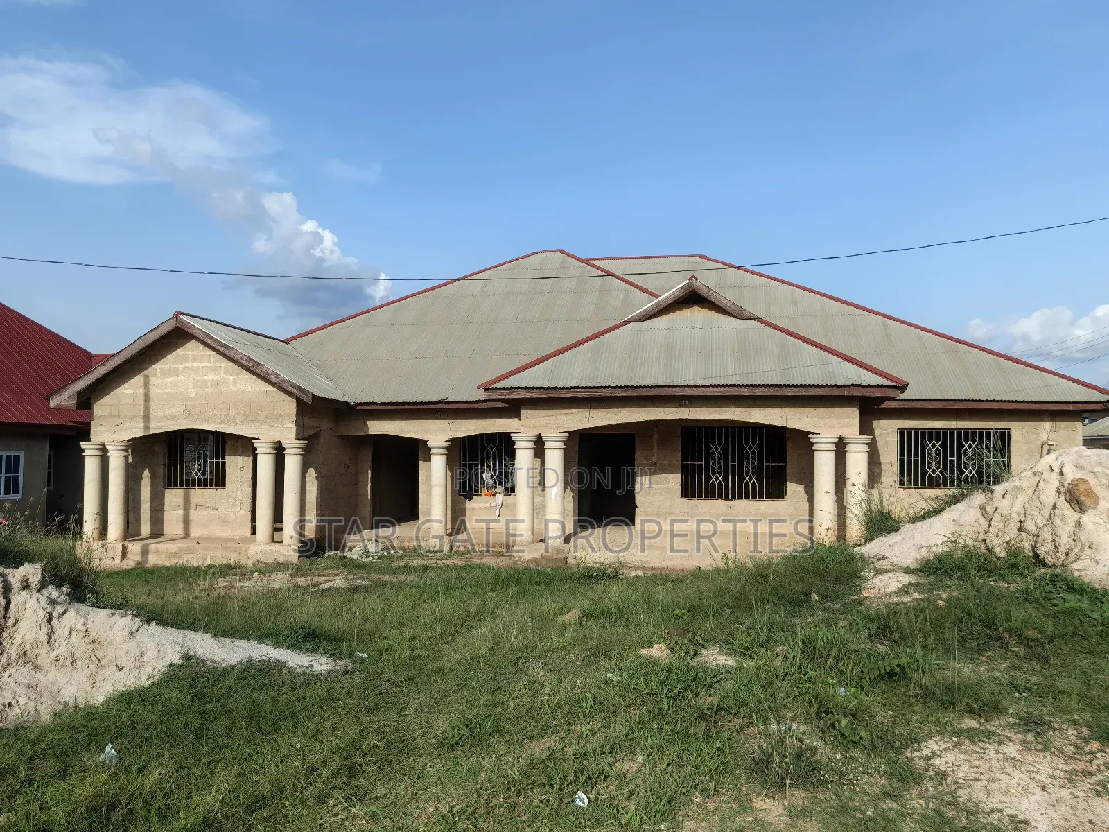 7bdrm House in Abuakwa Sepaase, Kumasi Metropolitan for sale