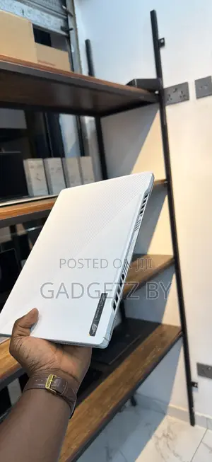 Laptop Asus ROG Zephyrus G14 24GB AMD Ryzen 9 SSD 1T