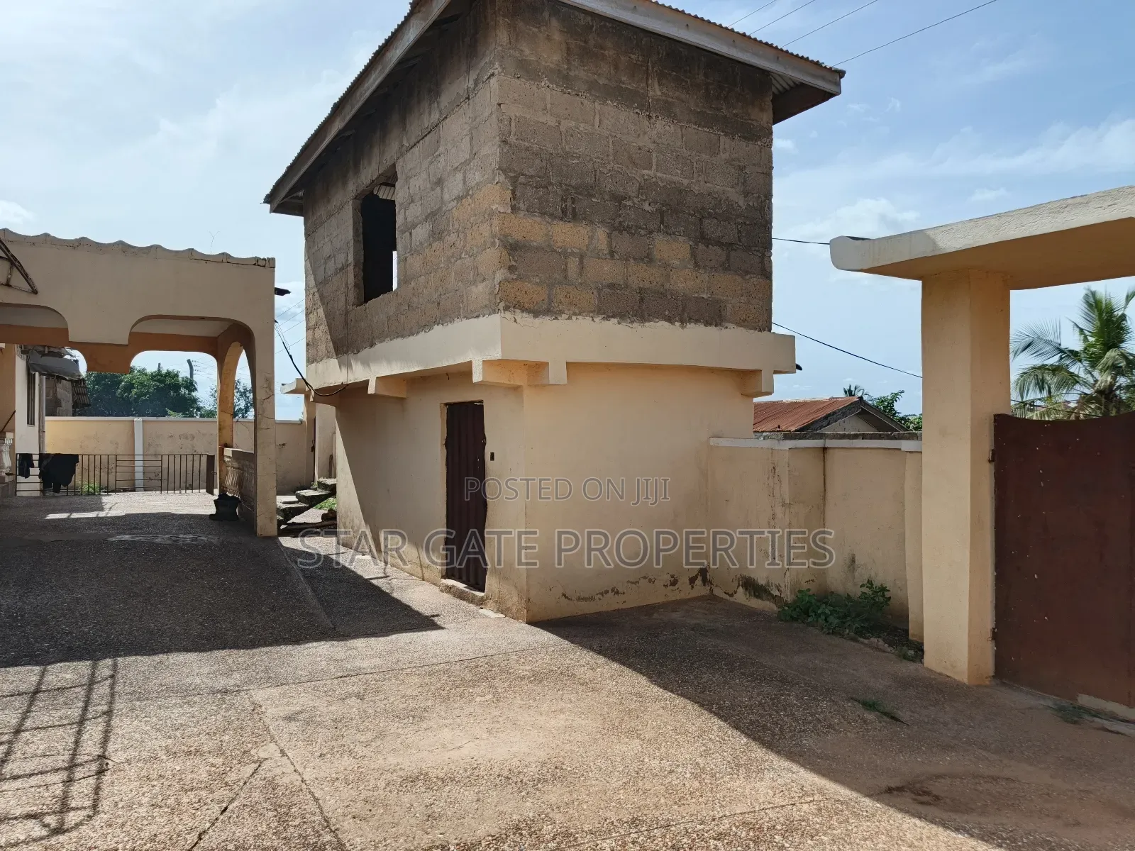 5bdrm House in Abuakwa Taabre ( 4Th, Kumasi Metropolitan for sale