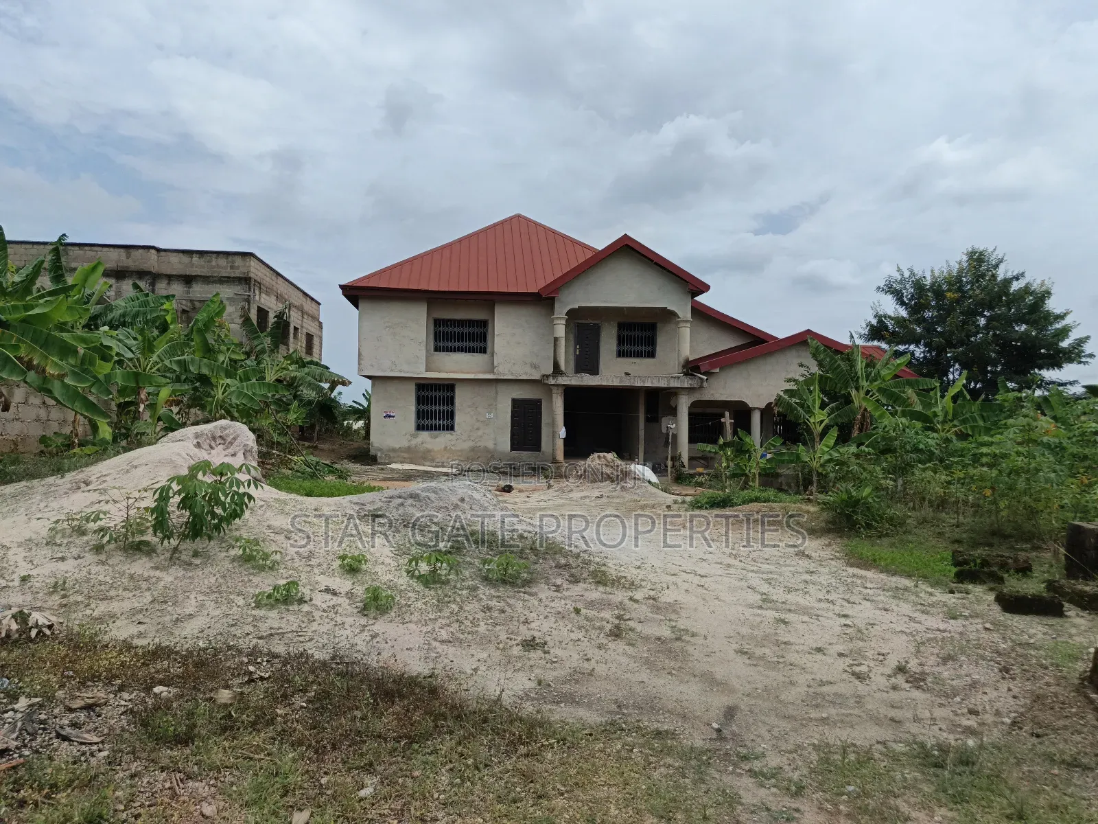 7bdrm House in Tanoso Boaso., Kumasi Metropolitan for sale