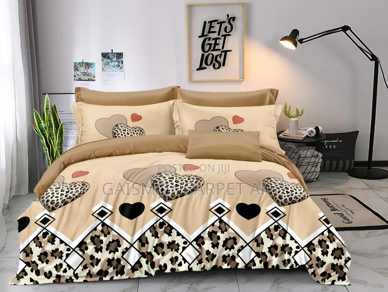 Comfortable Bedroom and Hotel Duvet