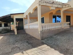 6bdrm House in Abuakwa Mankraso, Atwima Nwabiagya for sale
