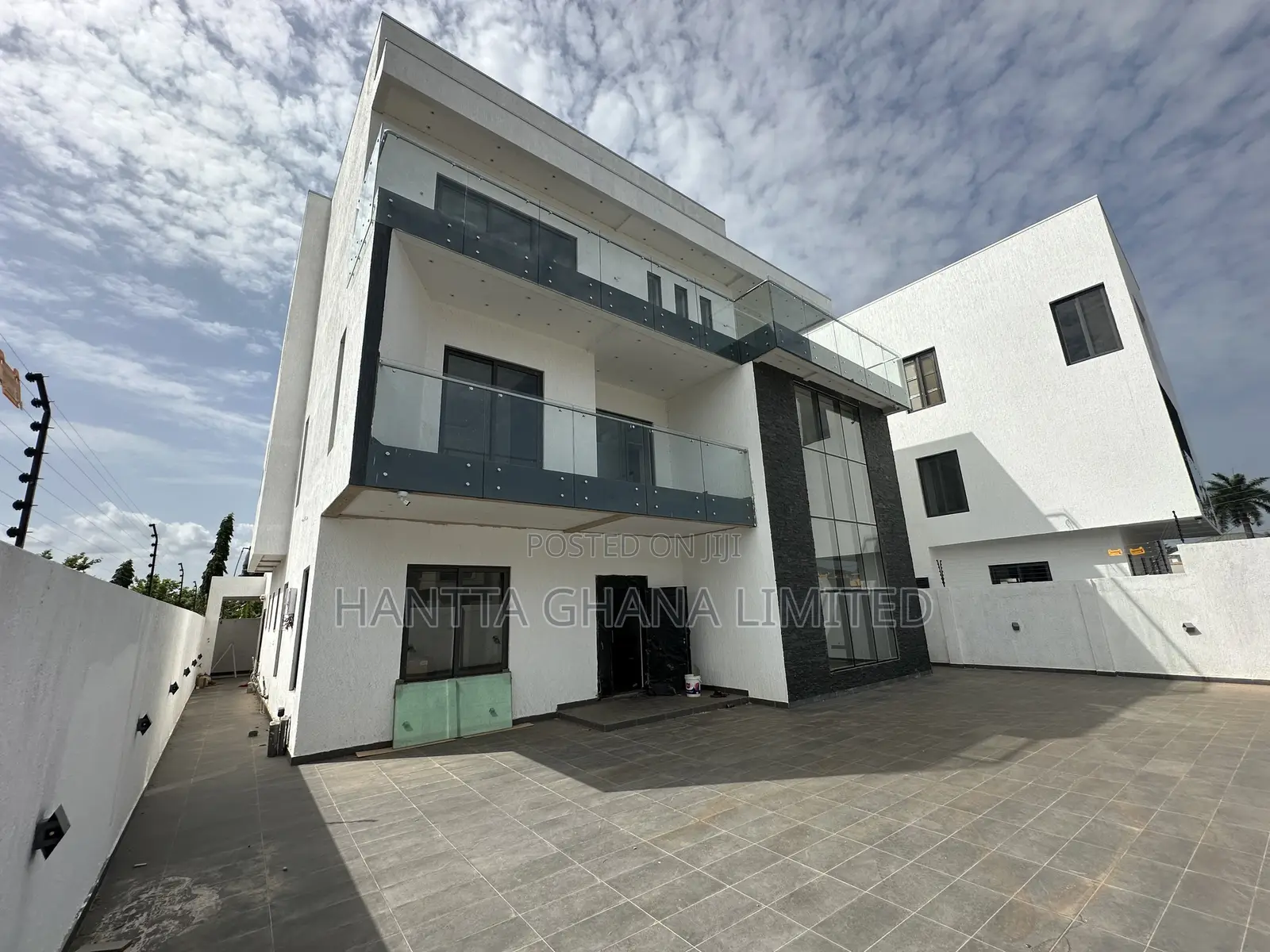 4bdrm House in Adjiriganor, Accra Metropolitan for sale