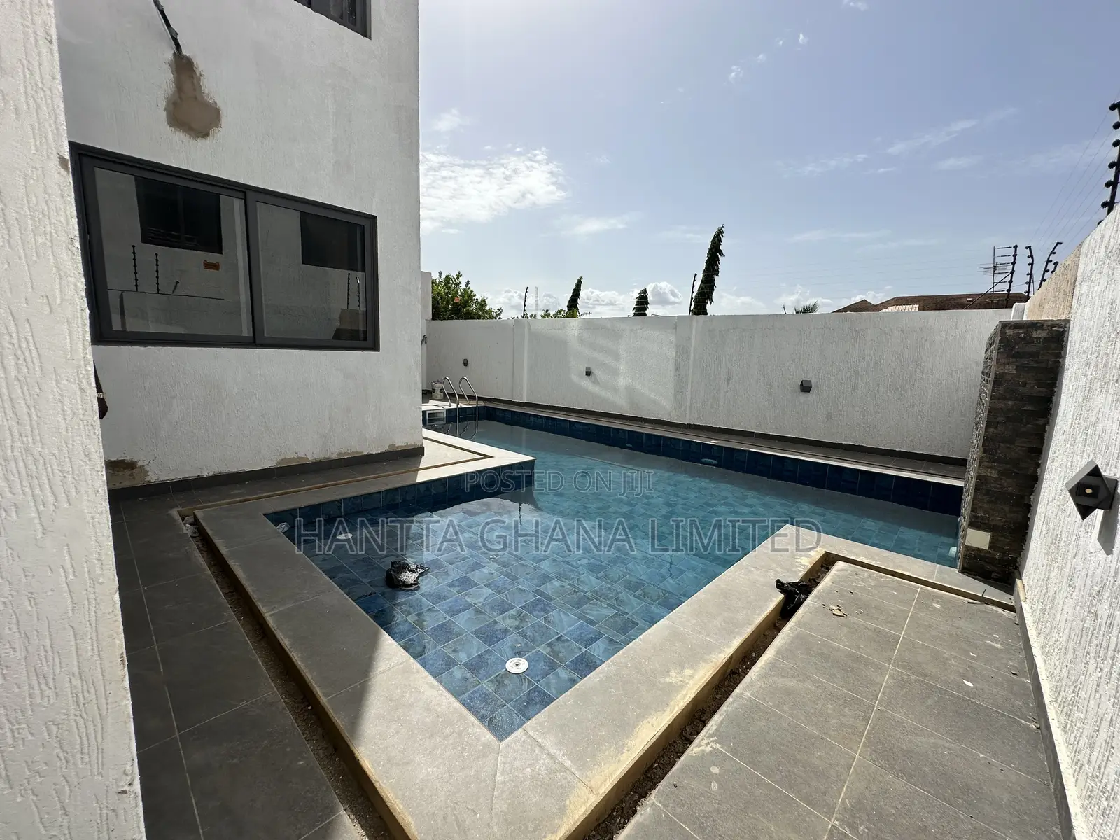 4bdrm House in Adjiriganor, Accra Metropolitan for sale
