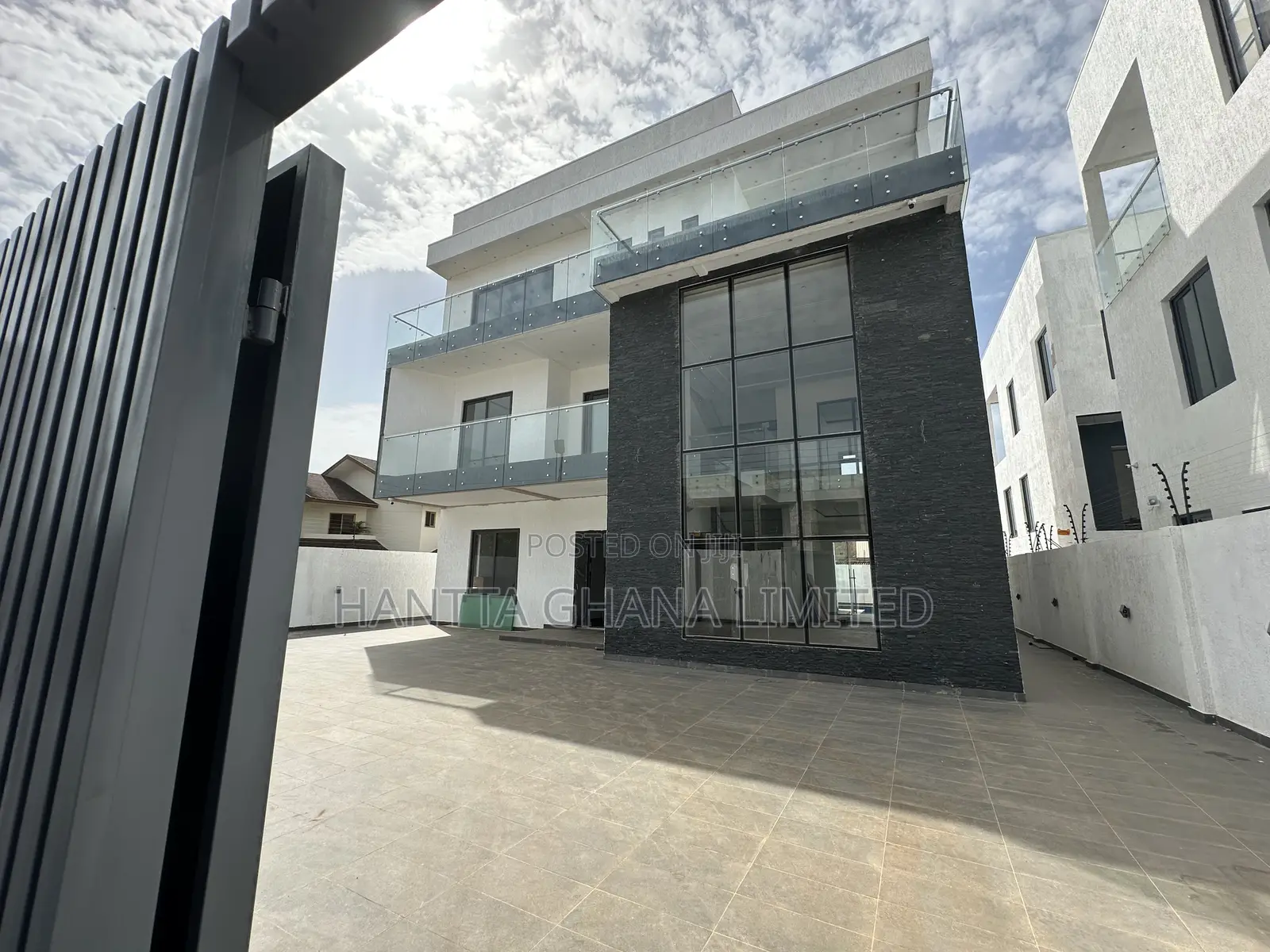 4bdrm House in Adjiriganor, Accra Metropolitan for sale