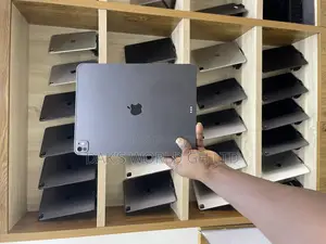 Apple iPad Pro 13 (2025) 256 GB Black