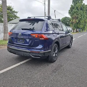 Volkswagen Tiguan SE 2024 Blue