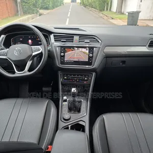 Volkswagen Tiguan SE 2024 Blue