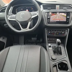 Volkswagen Tiguan SE 2024 Blue