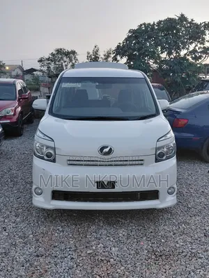 Toyota Voxy 2011 White