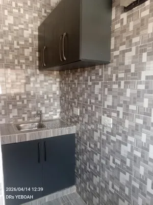 1bdrm Apartment in Spintex Road:- Hall for rent