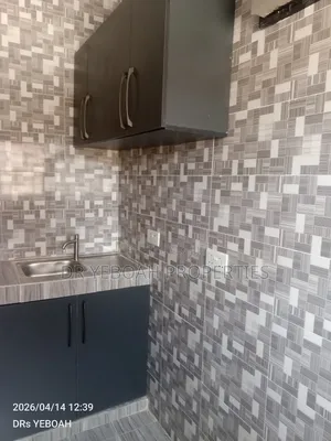 1bdrm Apartment in Spintex Road:- Hall for rent