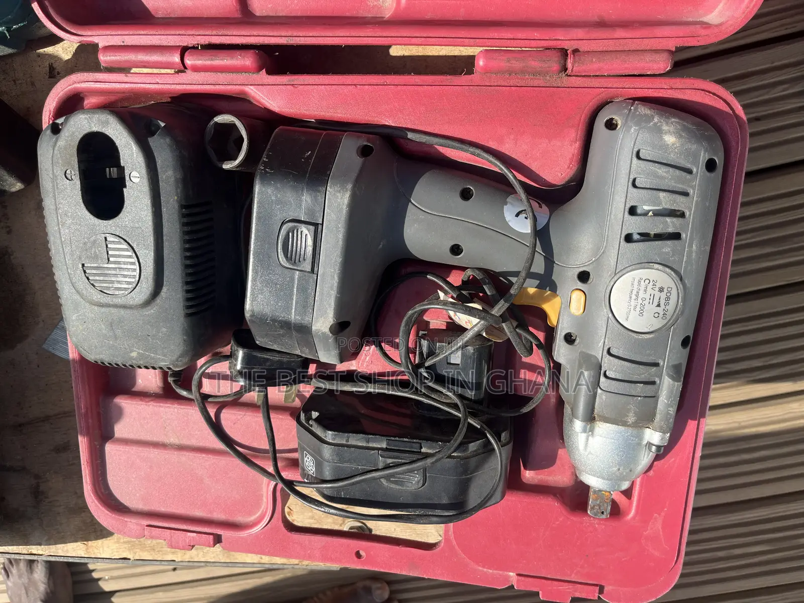 A 24v Cordless Impact Wrench Kit , Works but Has Weak Battery
