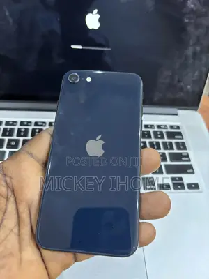 Apple iPhone SE (2022) 64 GB Black