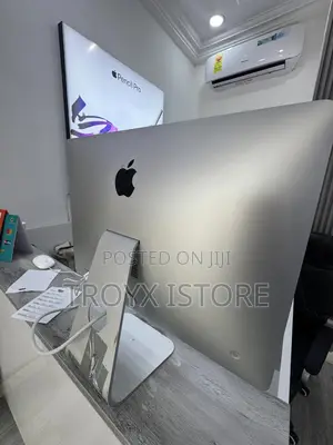 Desktop Computer Apple iMac 8GB Intel Core i5 SSD 256GB