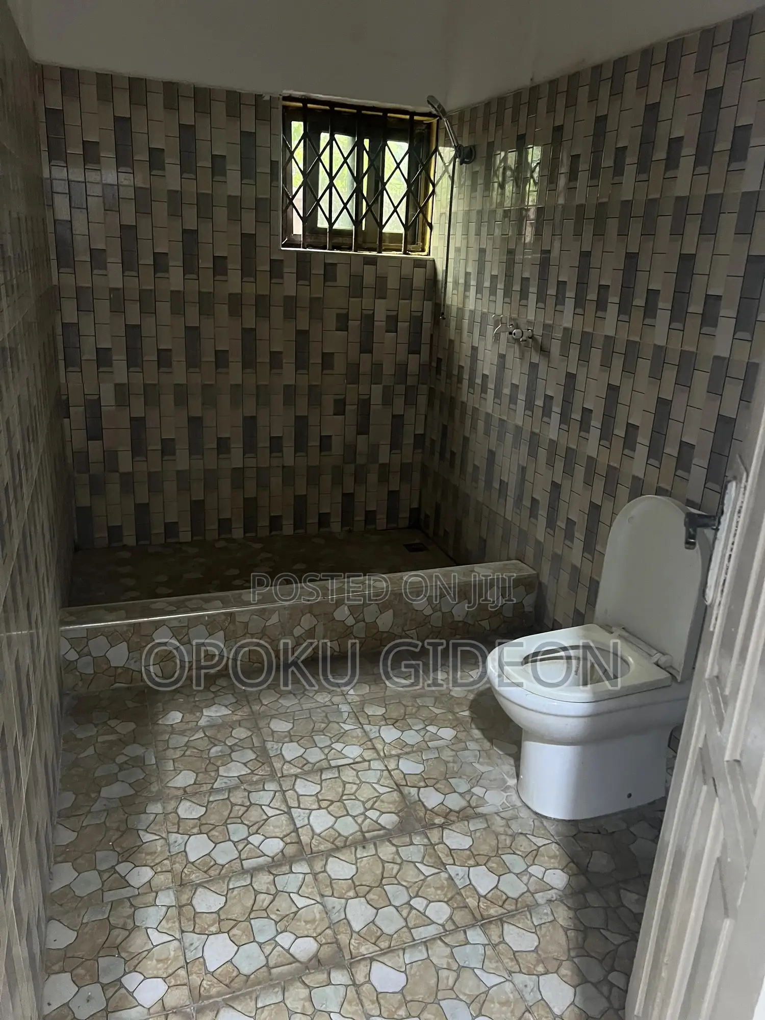 1bdrm Room & Parlour in Canada, Olebu for rent