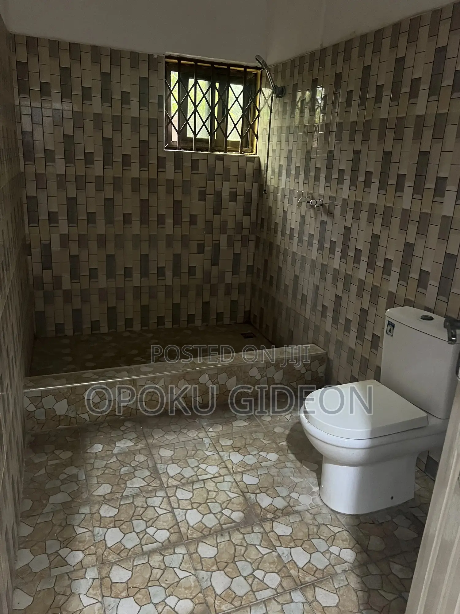 1bdrm Room & Parlour in Canada, Olebu for rent