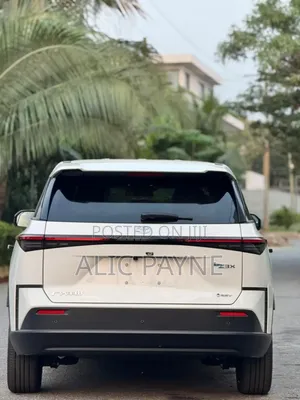 Toyota bZ4X XLE AWD 2025 White