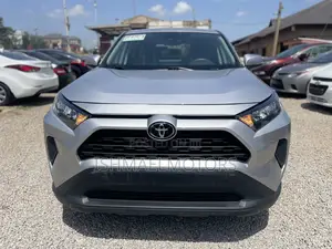 Toyota RAV4 2025 Silver