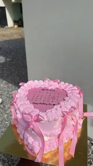 Vintage Heart Shape Cake