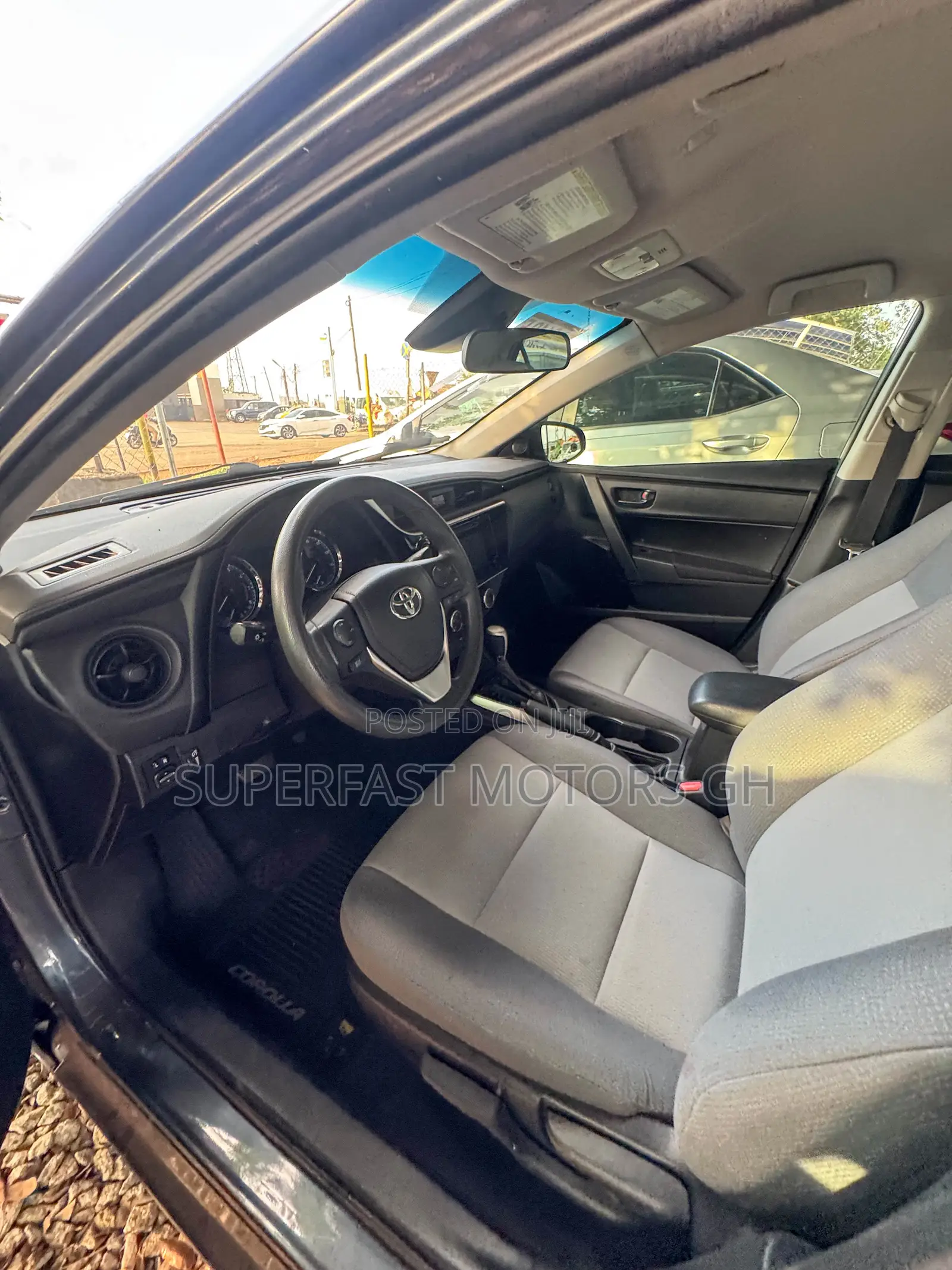 Toyota Corolla LE 4dr Sedan (1.8L 4cyl CVT) 2017 Gray