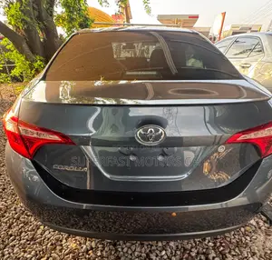 Toyota Corolla LE 4dr Sedan (1.8L 4cyl CVT) 2017 Gray