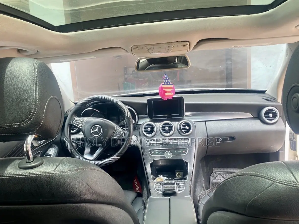 Mercedes-Benz C300 2020 White