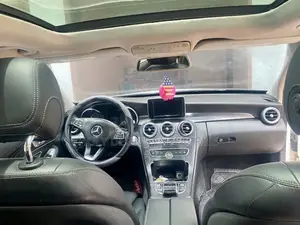 Mercedes-Benz C300 2020 White