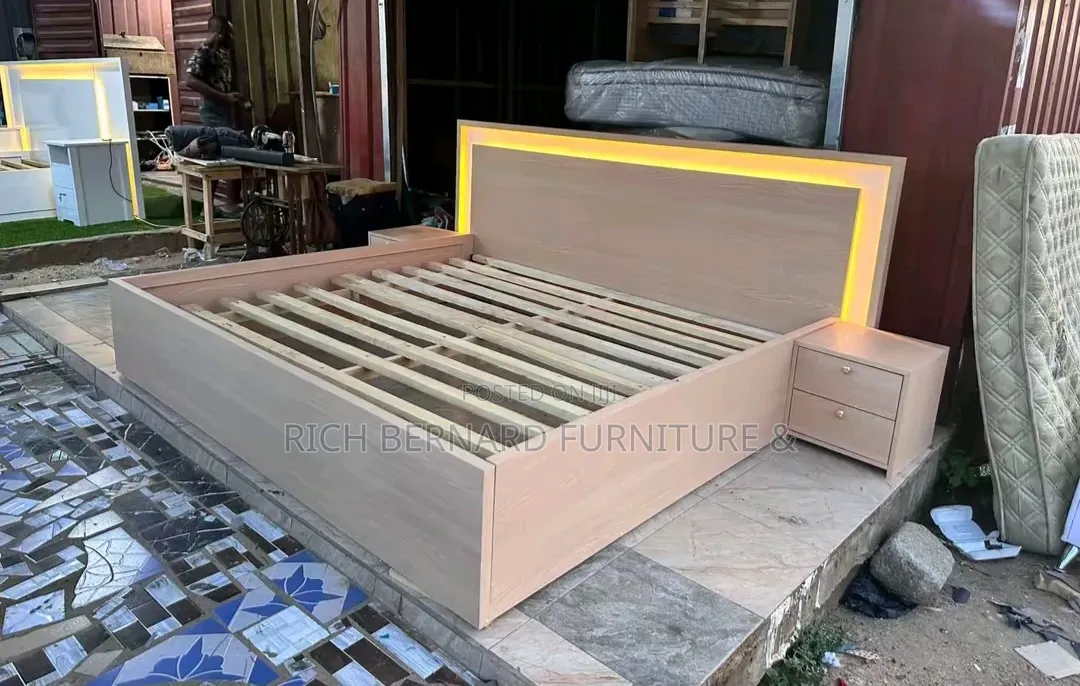 Lumina Max Queen Size Bed
