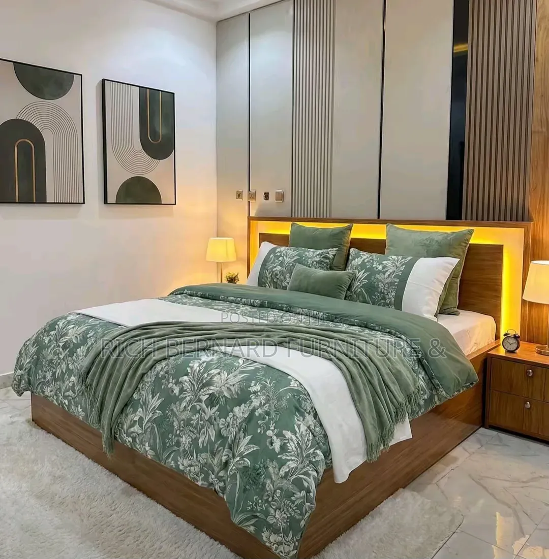 Lumina Max Queen Size Bed