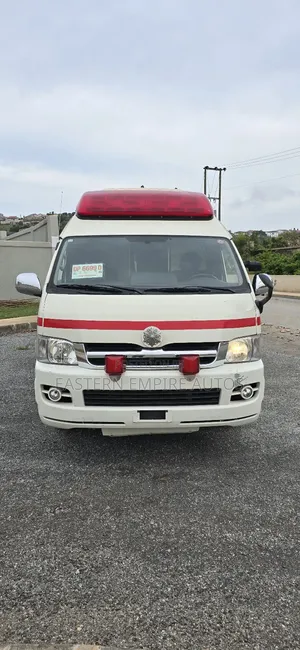 Toyota HiAce 2013 White